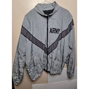 US Army PT Jacket Size Medium Military Service Veteran Pride